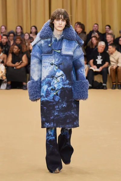 Look 28